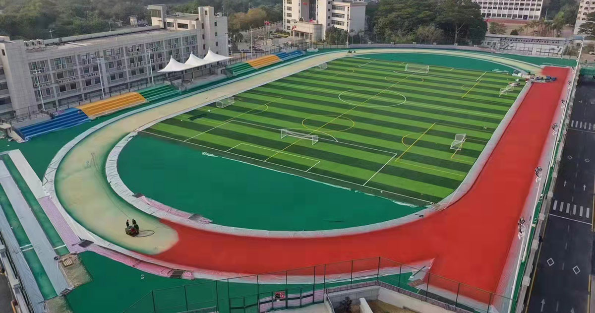 惠州市市民中心400米透氣型跑道人造草坪工程